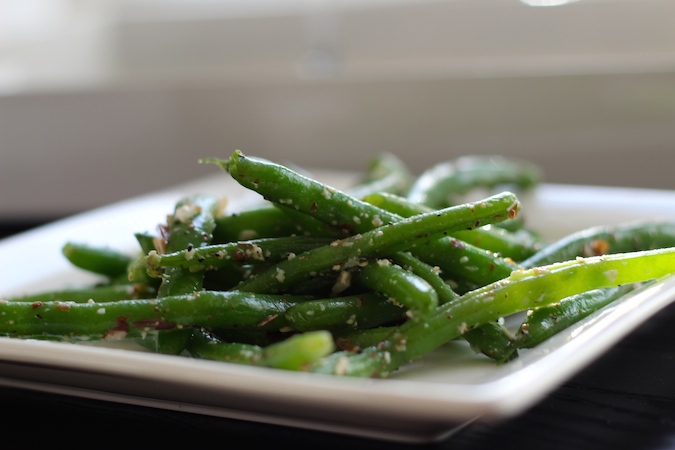 green beans with almonds and garlic