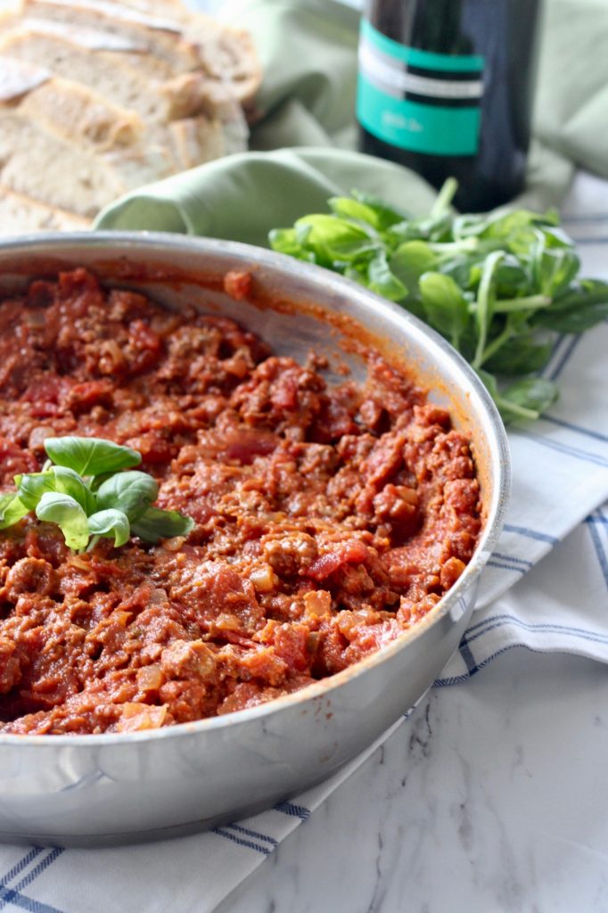 One-Hour Weeknight Meat Sauce Recipe - In Good Taste